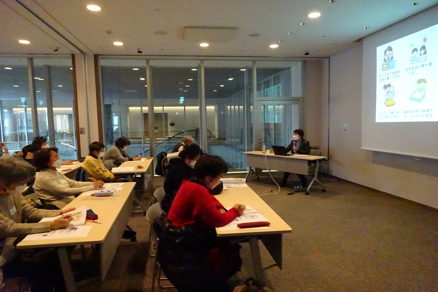 令和4年度第3回ふくおか子育てマイスターフォローアップ研修会「発達障がいへの理解」を開催しました